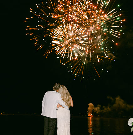 Holiday Weddings Image 1